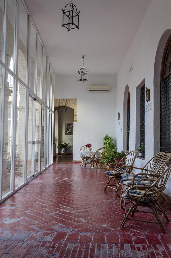 Convento Madre De Dios De Carmona Hotel Екстериор снимка