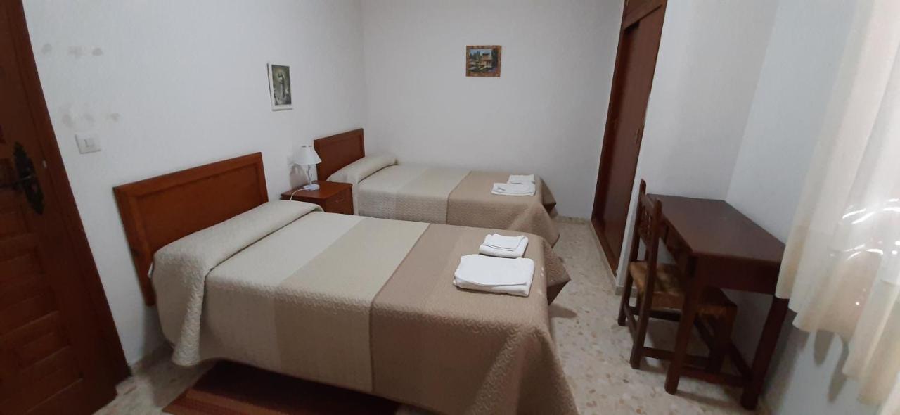 Convento Madre De Dios De Carmona Hotel Екстериор снимка
